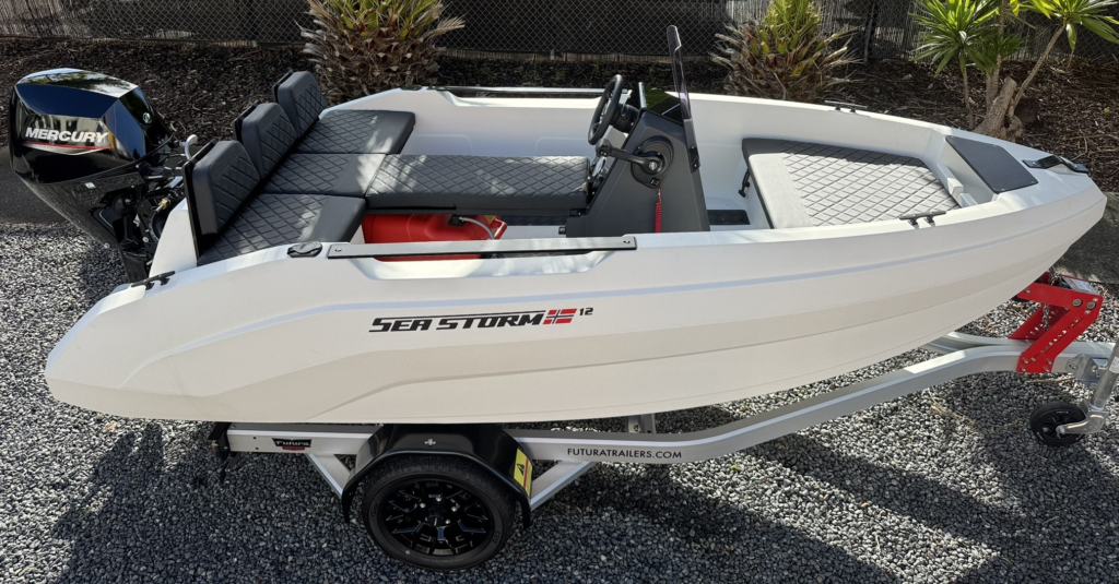 Seas storm 12 with a Futura trailer